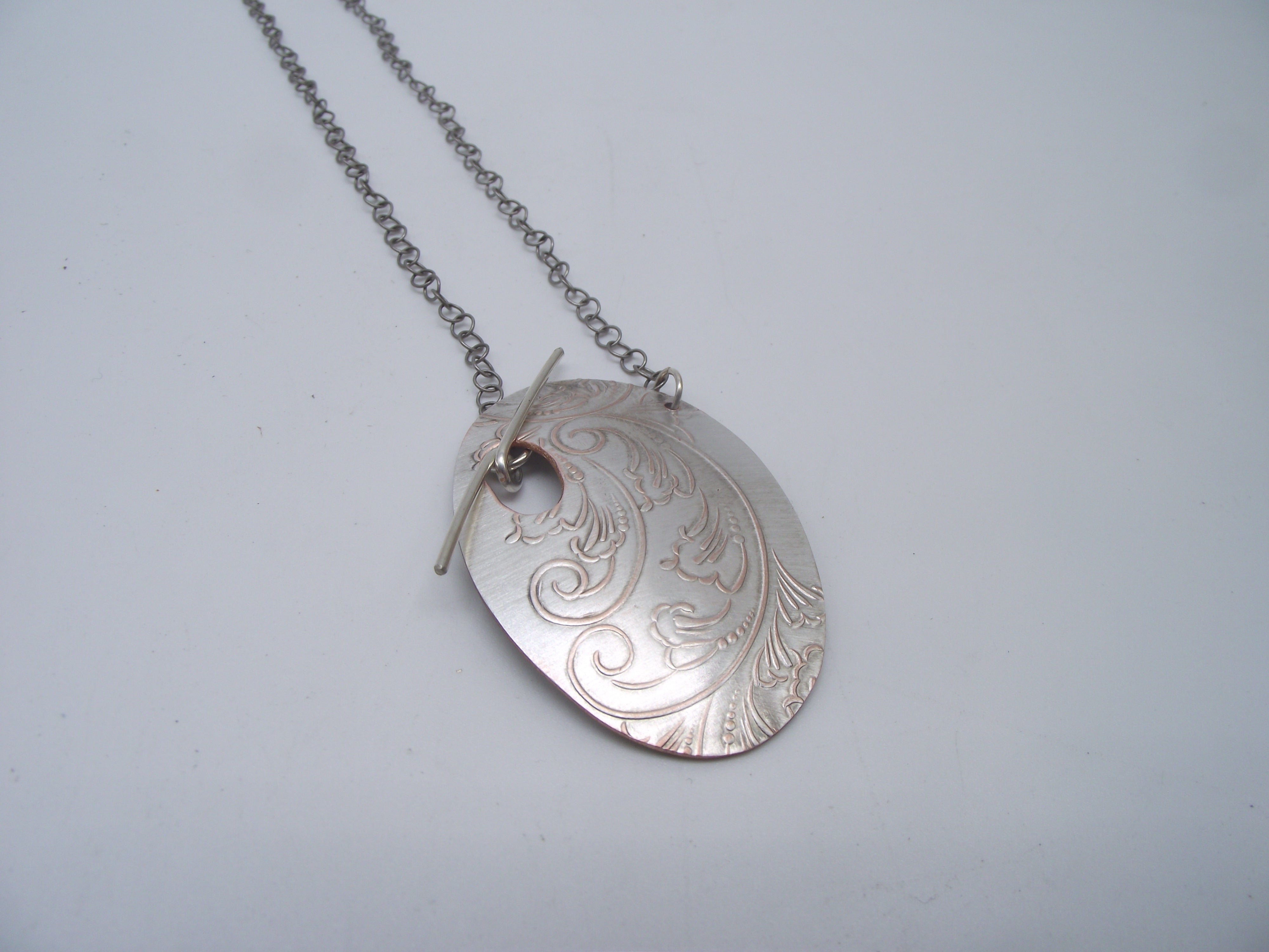 English silver necklace-clasp at the front-04