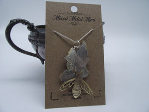 Bee Necklace-02